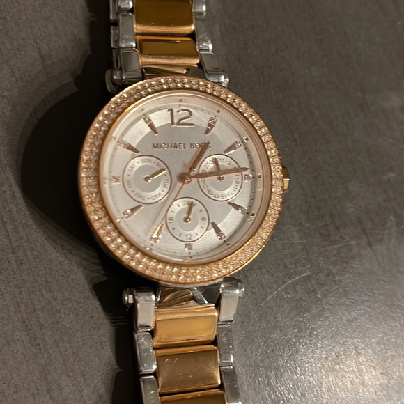 Two tone Michael kors Parker watch - Picture 5 of 7